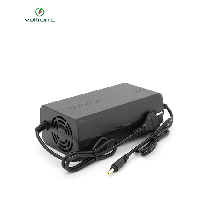 Зарядний пристрій Jinyi для акумуляторів Li-ion 72V(84V),20S,4A,штекер 5,5*2.5,з індикацією,BOX