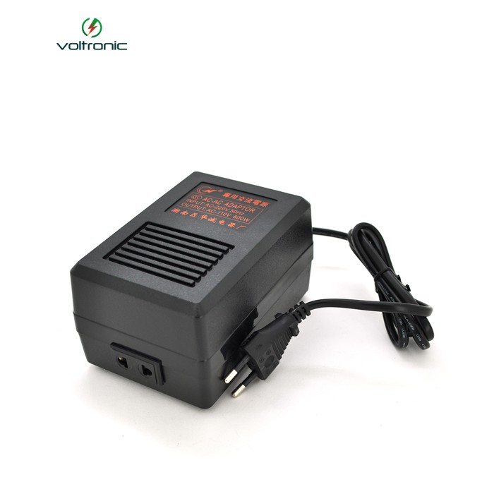 Перетворювач напруги трансформаторний HC-600W Input 220 V / Output 110V + універсальна розетка