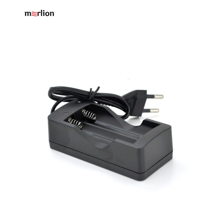 Зарядний пристрій для акумуляторів Merlion YT-C2*18650 4.2V/700-1000mAh Q200 YT-C2*18650